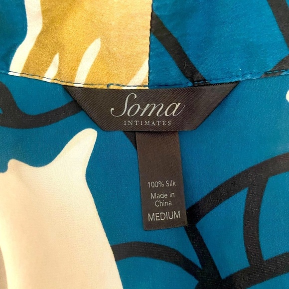 “SOMA” Intimates Luxe Silk Floral Kimono - Picture 13 of 15